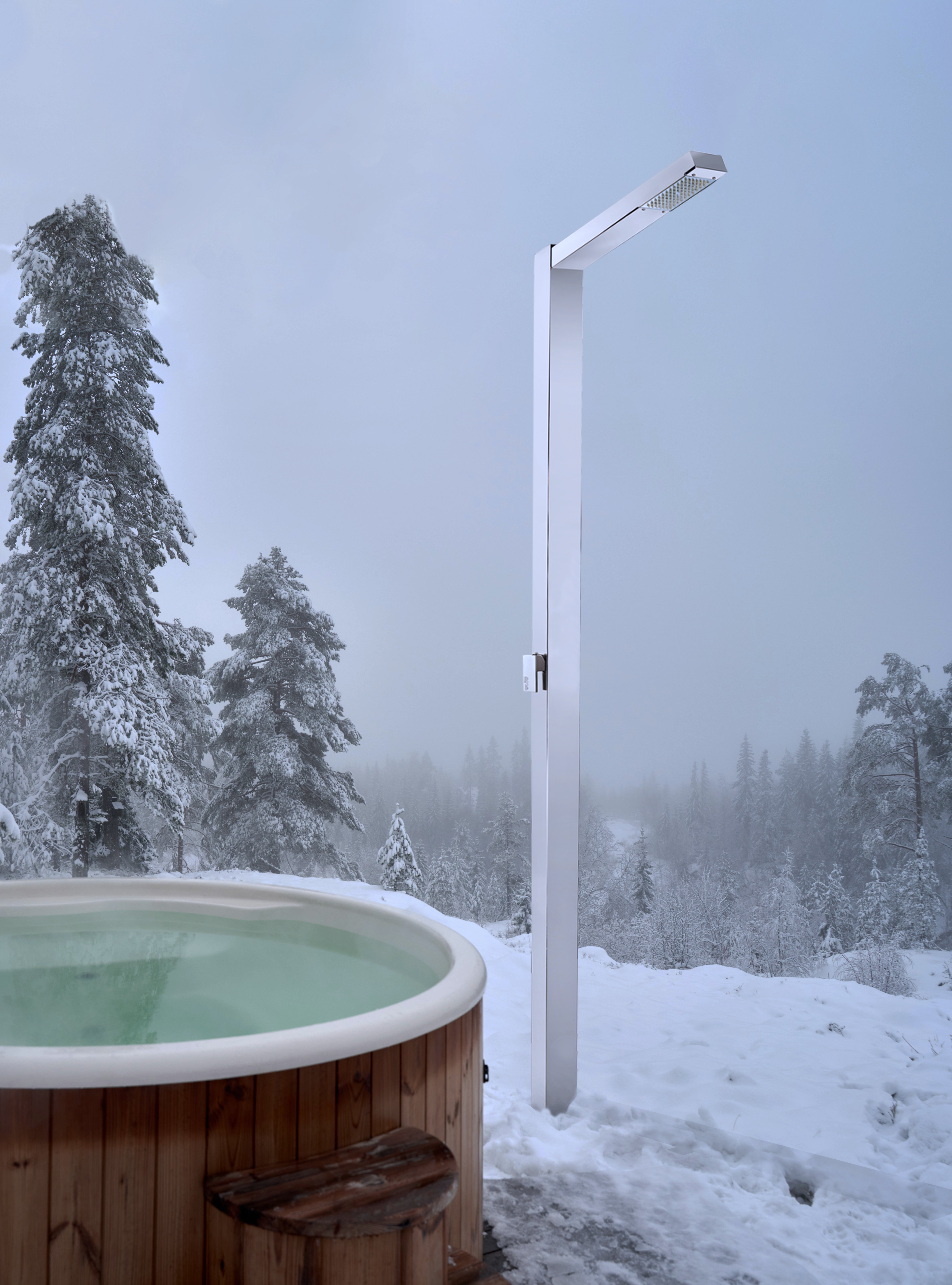 Frostsichere Außendusche Saturno von AMA Luxury Shower im Winter Whirlpool