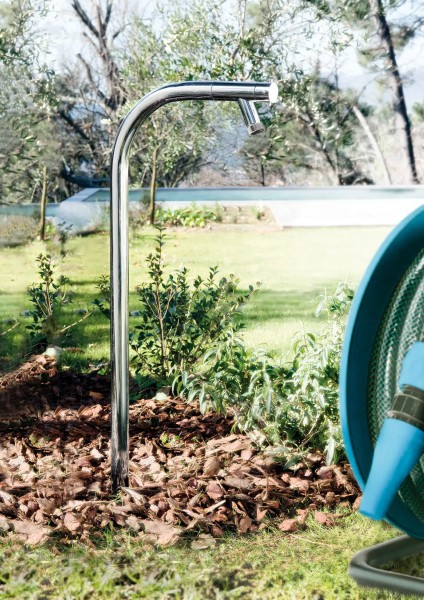 Freistehender Gartenwasserhahn Spring von Fontealta mit schlauchanschluss